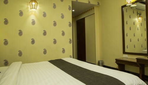 Habitación tradicional doble, 1 cama de matrimonio grande, vistas a la colina