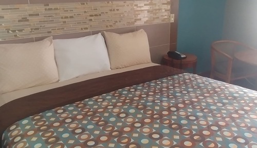Habitación básica, 1 cama de matrimonio grande