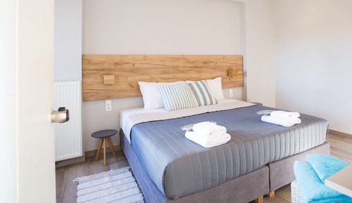 Apartamento superior, vistas parciales al mar