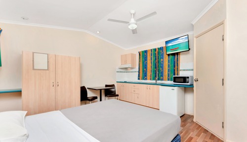 Habitación económica, 1 cama de matrimonio, baño compartido