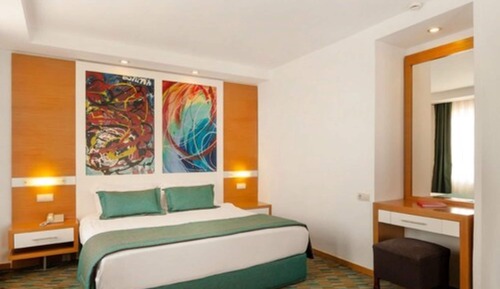 Habitación estándar con 1 cama doble o 2 individuales