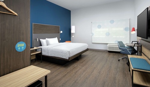 Habitación, 1 cama de matrimonio grande, accesible para personas con discapacidad (Roll-In Shower)