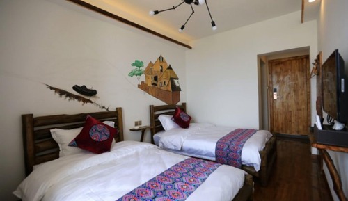 Habitación básica con 2 camas individuales