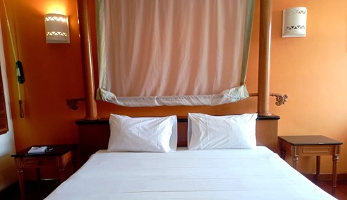 Chalet ejecutivo, vistas parciales al mar