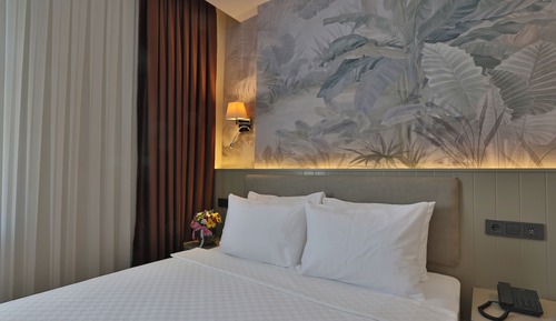 Superior Room, 1 Double Bed, Pool View