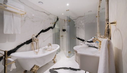 Suite, 1 cama de matrimonio, no fumadores, baño privado