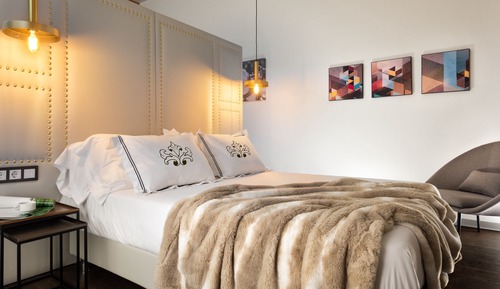 Estudio, patio, planta baja