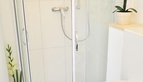 Habitación cuádruple, baño privado (External)