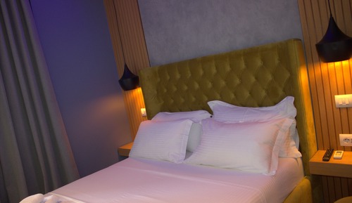 Habitación Confort doble, 1 cama de matrimonio, vistas a la piscina