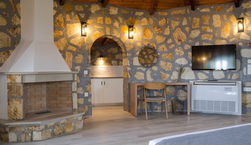 Romantic Suite on Beach Side