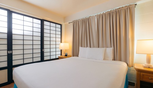 Habitación, 1 habitación, cocina básica, en edificio anexo (1 King Bed and Sofa Bed)