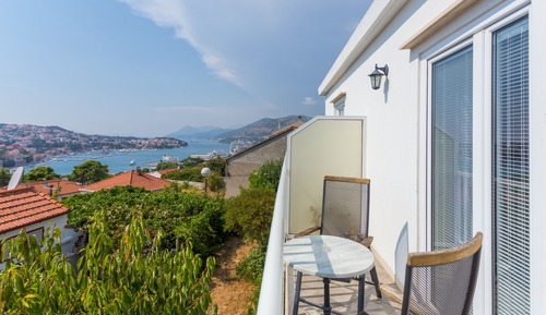 Habitación económica doble, baño compartido, vistas al mar