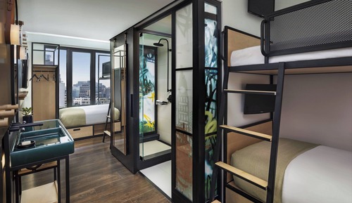 Habitación, varias camas (Mobility/Hearing Access, Roll-in Shwr)