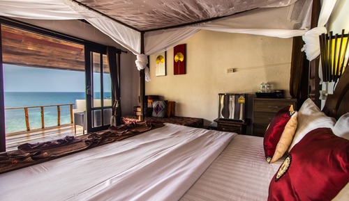 Romantic sea view bungalow S8
