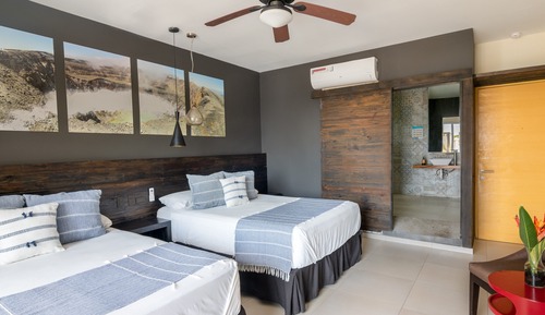 Habitación Premium doble, 2 camas de matrimonio, vistas al mar (Accesible Room)