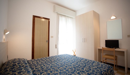 Habitación estándar con 1 cama doble o 2 individuales