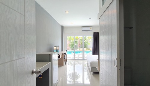 Grand Deluxe Pool Access