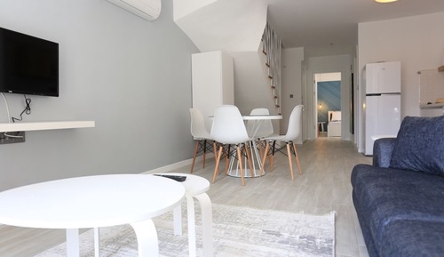 Apartamento Deluxe, 2 habitaciones, cocina, vistas parciales al mar