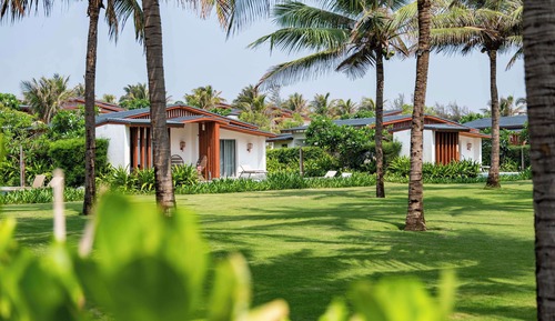 Villa presidencial, frente a la playa (Pool)