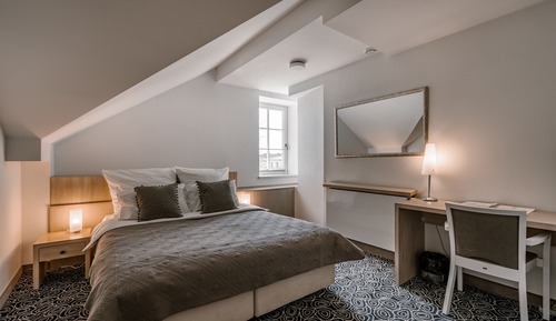 Habitación estándar con 1 cama doble o 2 individuales, 1 cama doble o 2 individuales, no fumadores