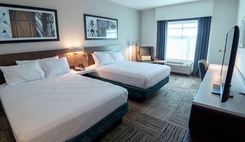 Habitación, 2 camas de matrimonio, accesible para personas con discapacidad (Mobility & Hearing)