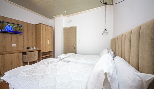 Habitación con 1 cama doble o 2 individuales, balcón