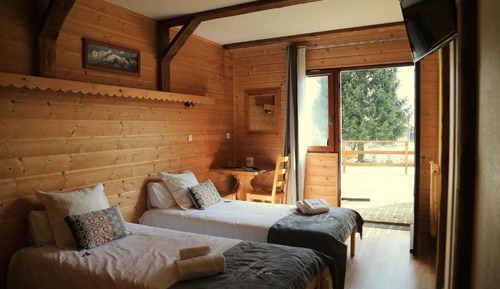 Habitación estándar con 1 cama doble o 2 individuales, 2 camas individuales, no fumadores