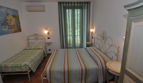 Habitación triple, balcón