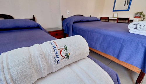 Bungalow familiar (4 Double Beds )