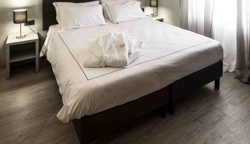 Habitación estándar con 1 cama doble o 2 individuales, vistas al jardín