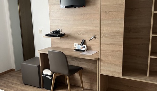 Habitación con 1 cama doble o 2 individuales, 2 camas individuales, no fumadores