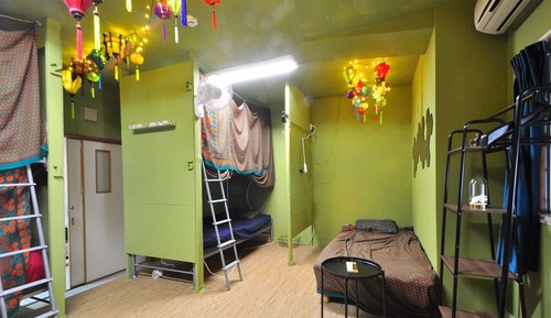 Habitación básica, solo para mujeres, planta baja