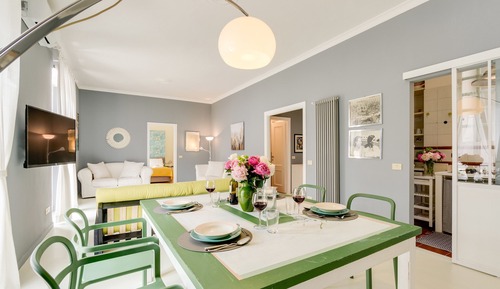 Apartamento de diseño, 2 habitaciones, balcón