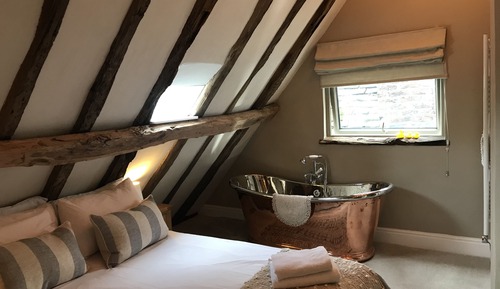 Habitación romántica doble, 1 cama doble, bañera, vistas a la ciudad