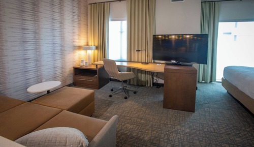 Estudio, 1 cama de matrimonio grande con sofá cama, no fumadores (Mobility/Hearing Accessible, Tub)