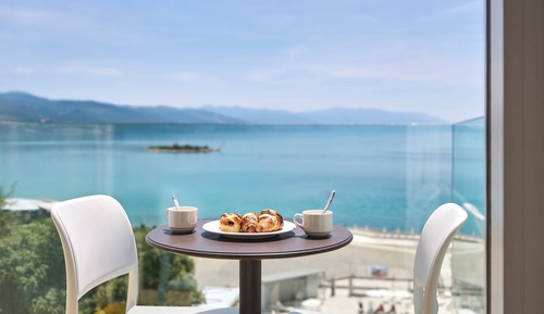 Premium family room with sea view balcony
