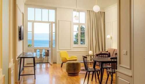 Suite superior, balcón, vistas parciales al mar