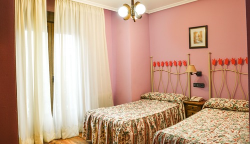 Habitación con 2 camas individuales