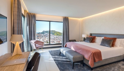 Suite junior, bañera de hidromasaje (Terrace with Views)