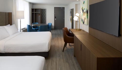 Suite, 2 camas de matrimonio (Bath/Shower Combo)