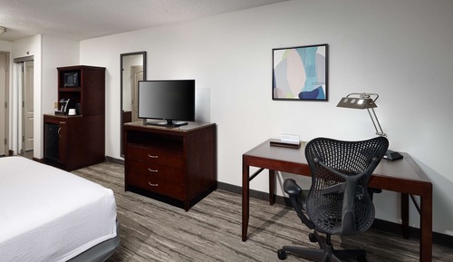 Habitación, 1 cama de matrimonio grande, accesible para personas con discapacidad (Roll-In Shower)