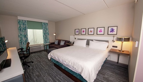 Hab. Evolution, matrimonial grande, sofá