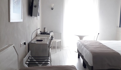 Habitación triple superior, vistas al mar