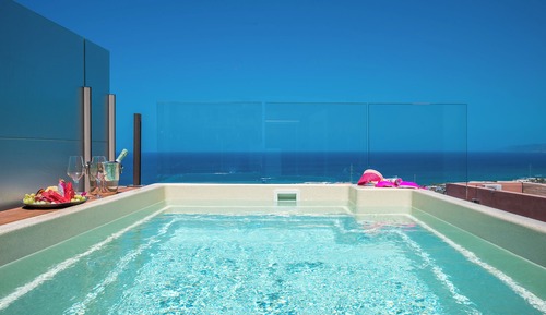 Luxury Two Bedroom Suite with Sea View & Outdoor Jetted Tub