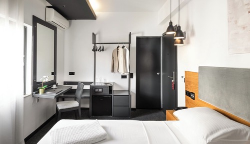 Standard Room, Internal View