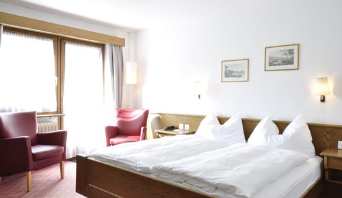 Habitación clásica doble, baño privado, vistas a la montaña