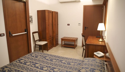 Habitación económica, vistas al patio