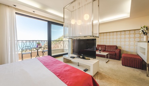 Estudio, vistas al mar