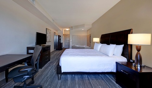 1 cama de matrimonio grande