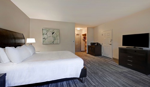 1 cama de matrimonio grande, ducha adaptada